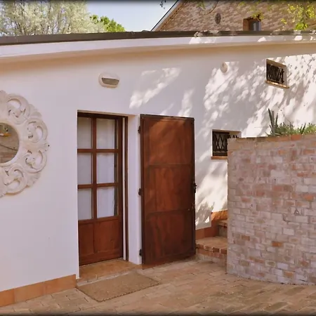 Country House Casale * Коринальдо